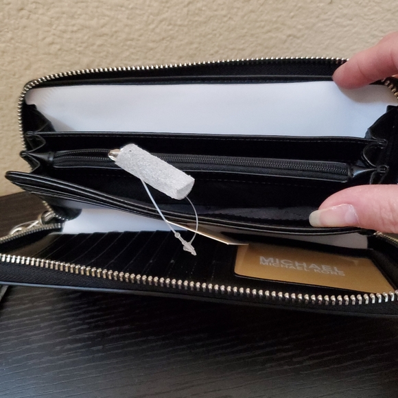 Michael kors Large Zip Around Continental Wallet - Picture 7 of 10